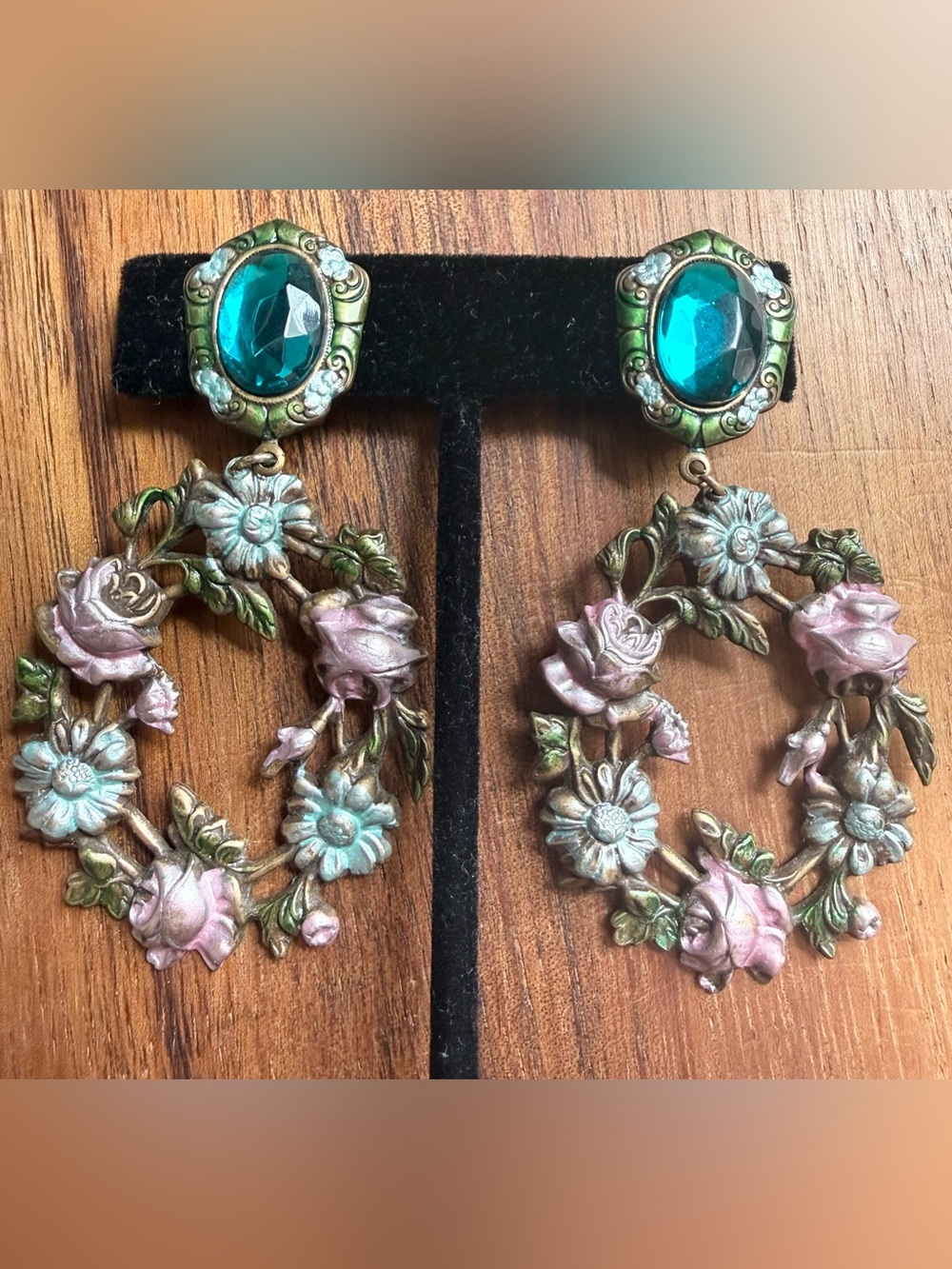 VTG Unsigned Banana Bob Art Deco Style Floral Clip On Earrings Rose Rhinestone